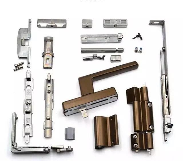 越來(lái)越火的內(nèi)開(kāi)內(nèi)倒窗，到底值不值得安裝？過(guò)來(lái)人親述 五金配件是靈魂！